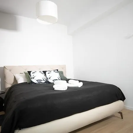 Vivid Chalkokondili Nicosia